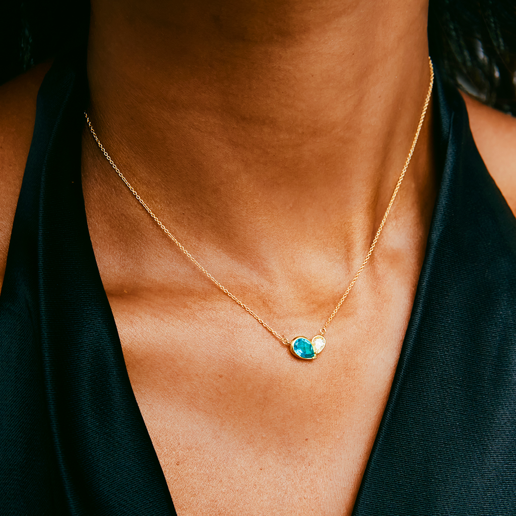 ブルーハーツ　ネックレス 18K Blue Topaz Duo Heart Necklace | MILAMORE USA