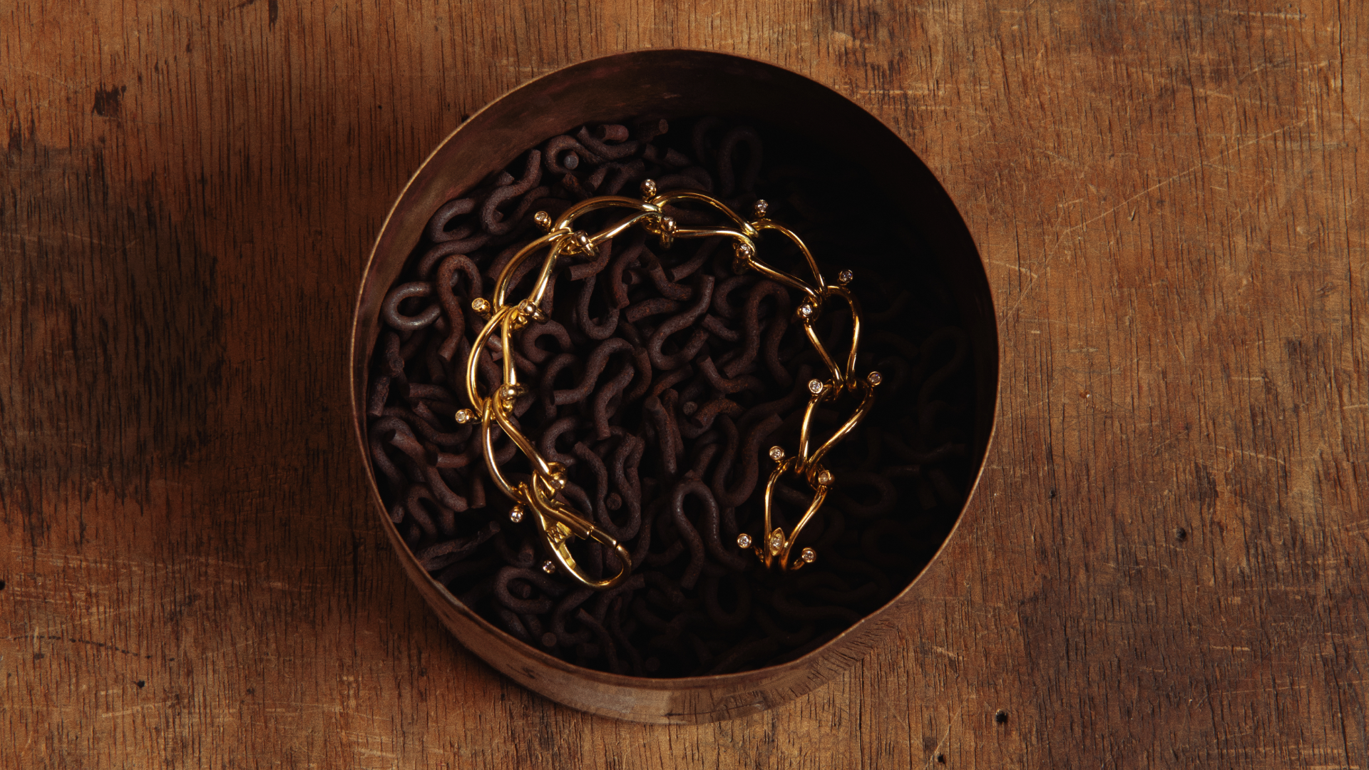 HASSOU PUZZLE CHAIN